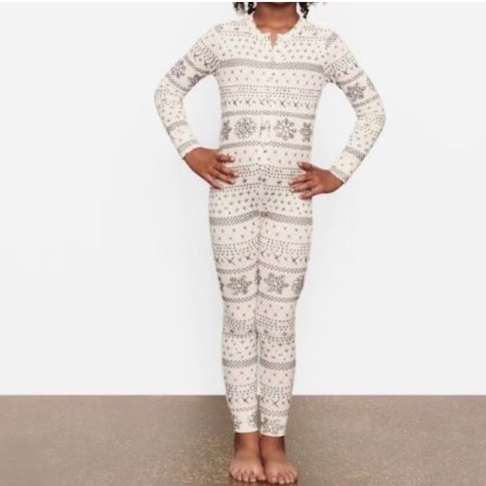 SKIMS Pajamas Pointelle Onesie Nordic Snowflake Size 5 NWOT